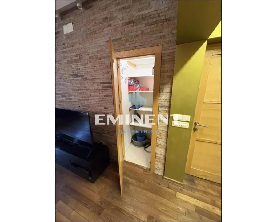Rent, two bedroom apartment, 64m², Kalenić Pijaca, Vračar Sve Podlokacije