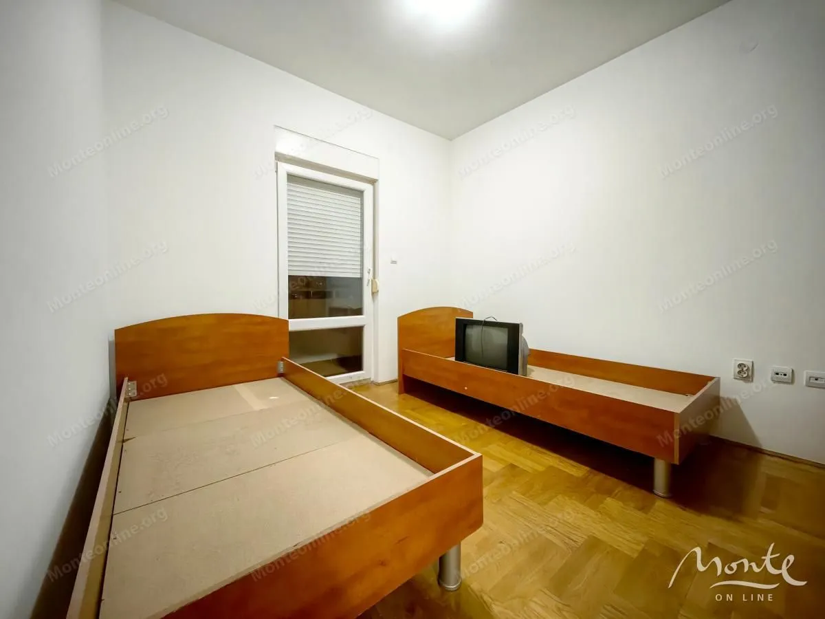 Prodaja, dvosoban stan, 74m², Podgorica, Crna Gora
