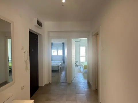 Izdavanje, dvosoban stan, 70m², Centar, Tivat - image 8