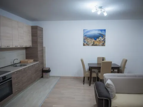 Rent, two bedroom apartment, 81m², Dobrota, Kotor - image 5