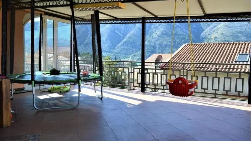 Sale, house, 282m², Dobrota, Kotor