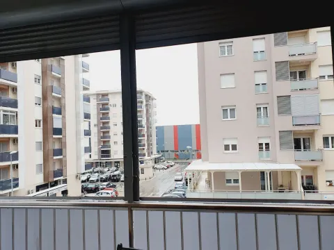 Izdavanje, trosoban stan, 102m², City Kvart, Podgorica - image 7