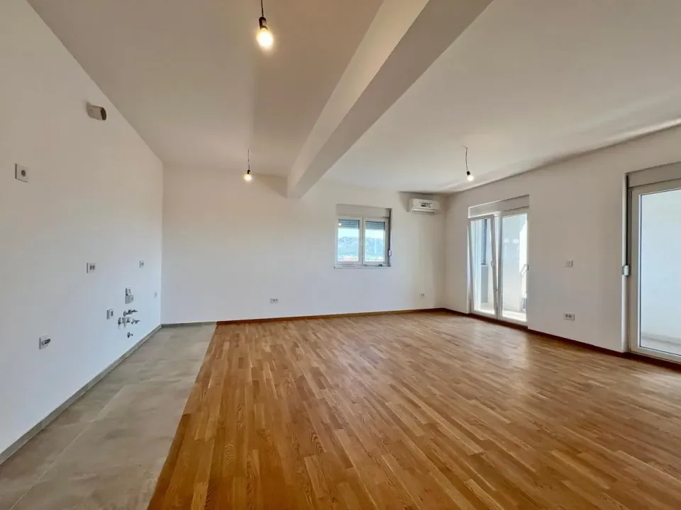 Prodaja, trosoban stan, 104m², Stari Aerodrom, Podgorica