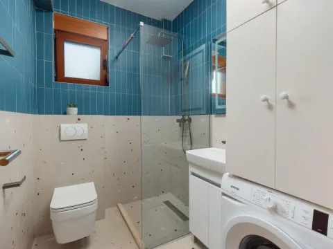Prodaja, jednosoban stan, 50m², Dobrota, Kotor - image 4