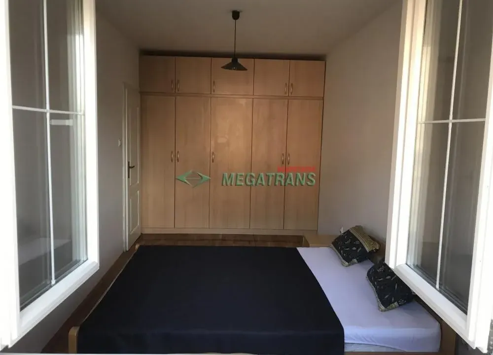 Izdavanje, dvosoban stan, 50m², Centar, Novi Sad