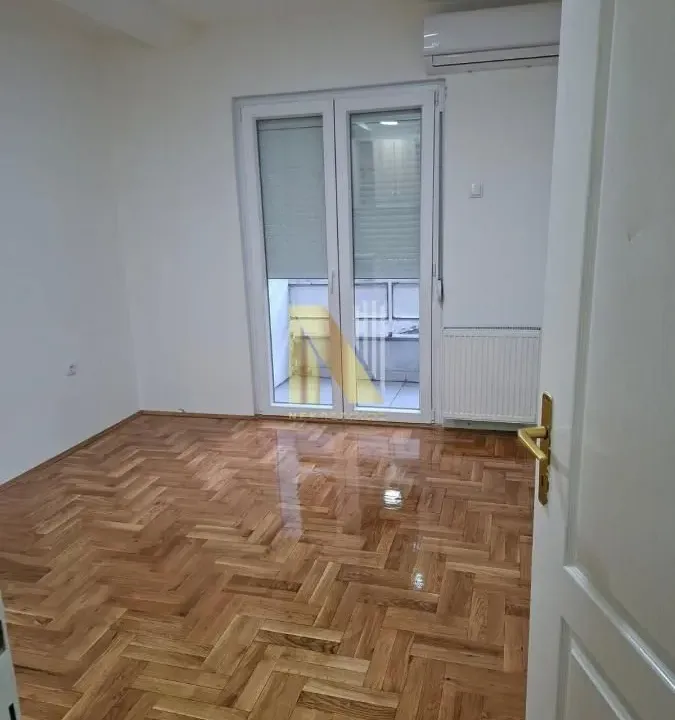 Izdavanje, poslovni prostor, 54m², Podbara, Novi Sad Sve Podlokacije