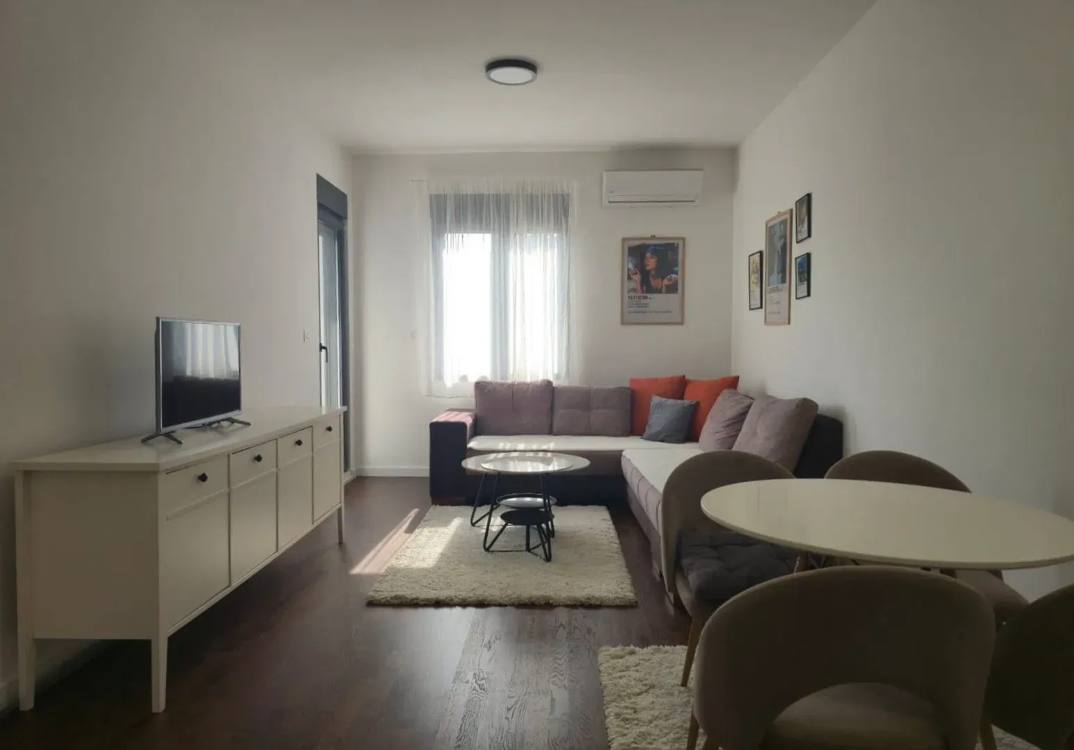 Izdavanje, jednosoban stan, 44m², Central Point, Podgorica