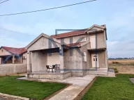 Izdavanje, kuća, 170m², Cijevna, Podgorica