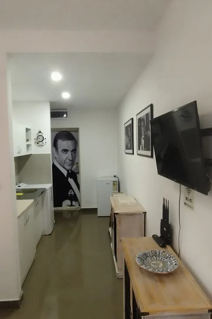 Izdavanje, garsonjera, 30m², Sveti Stefan, Budva