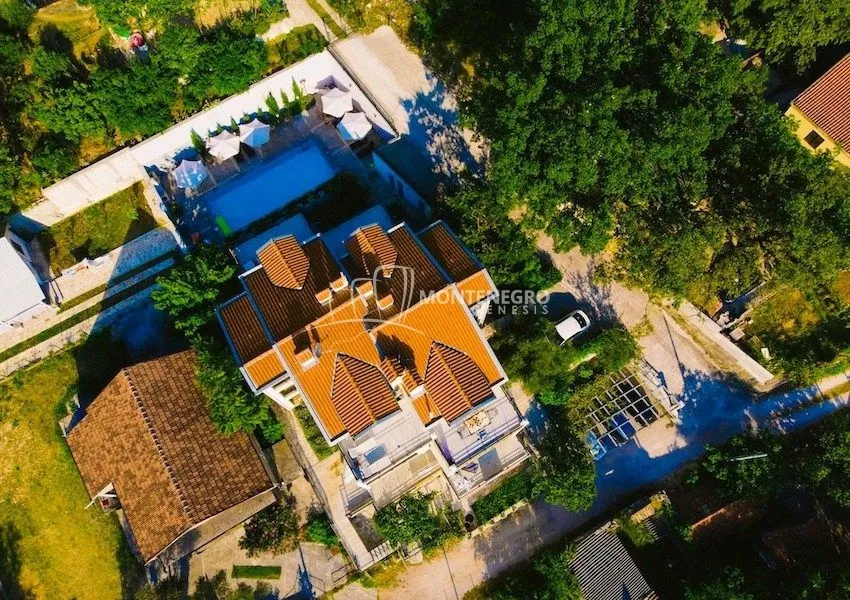 Prodaja, dvosoban stan, 110m², Risan, Kotor
