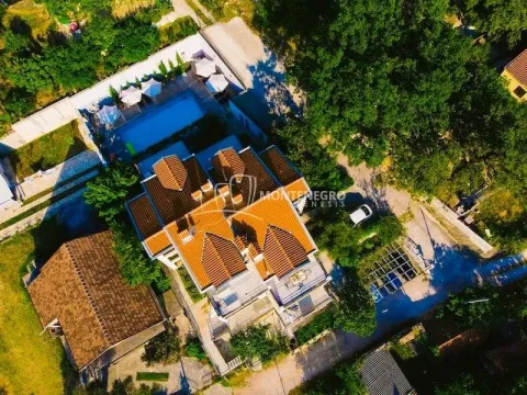 Prodaja, dvosoban stan, 110m², Risan, Kotor - image 6