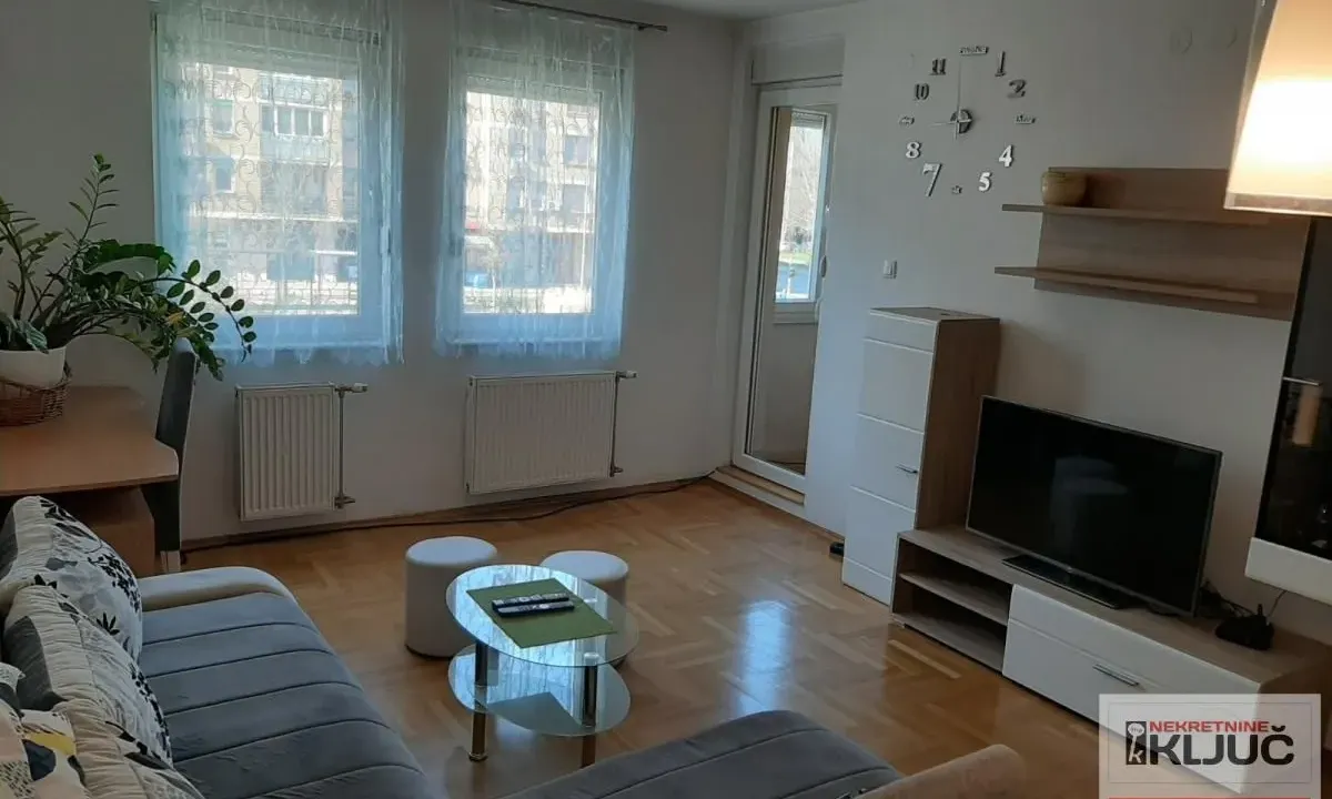 Izdavanje, jednosoban stan, 45m², Sajmište, Novi Sad