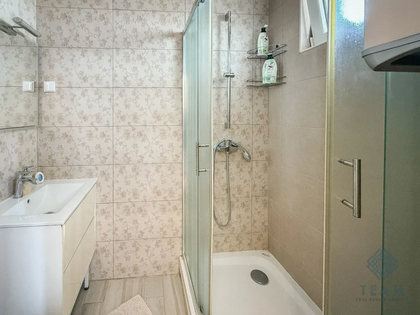 Izdavanje, trosoban stan, 150m², Zabjelo, Podgorica