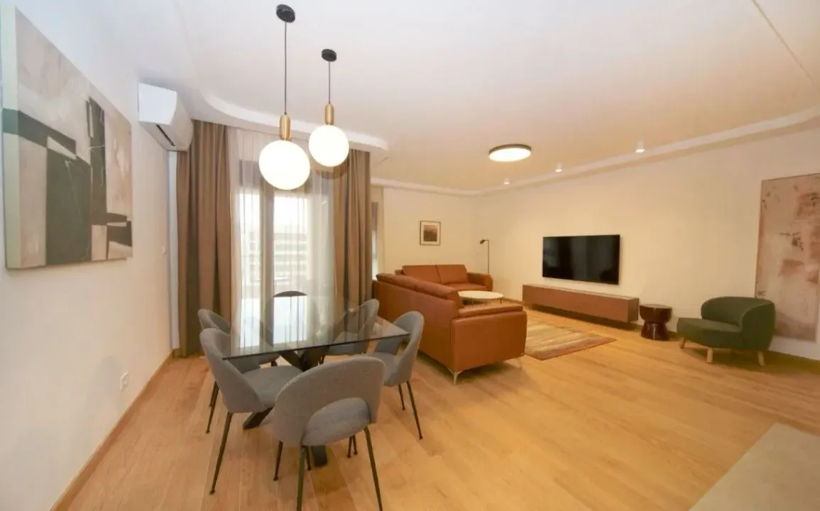 Izdavanje, trosoban stan, 104m², New City, Podgorica