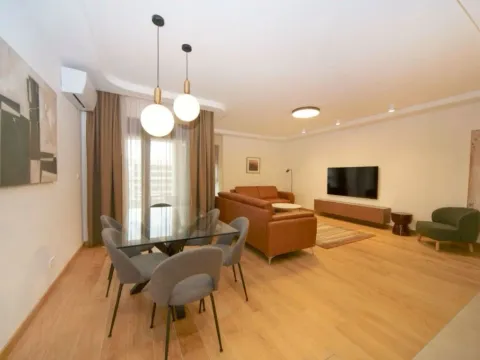Izdavanje, trosoban stan, 104m², New City, Podgorica - image 1
