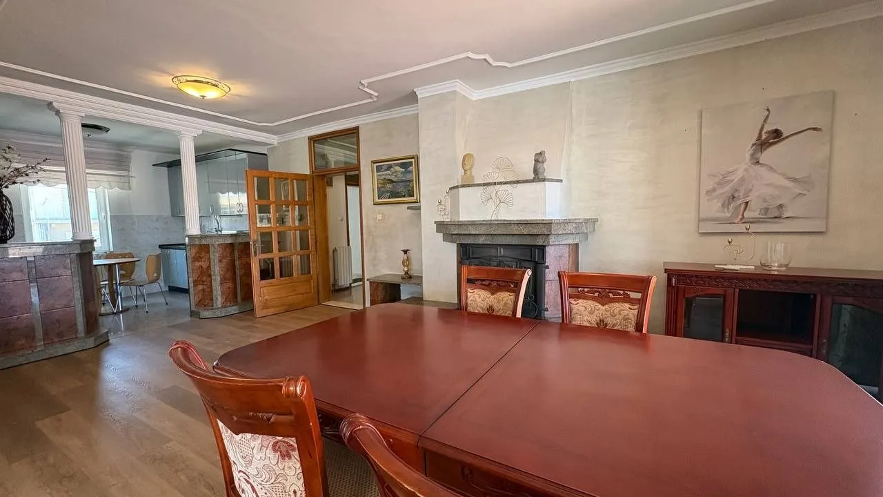 Rent, four bedroom apartment, 160m², Tivat, Crna Gora