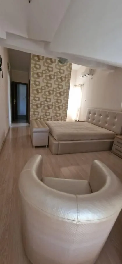 Rent, apartment, 120m², Kotor, Crna Gora