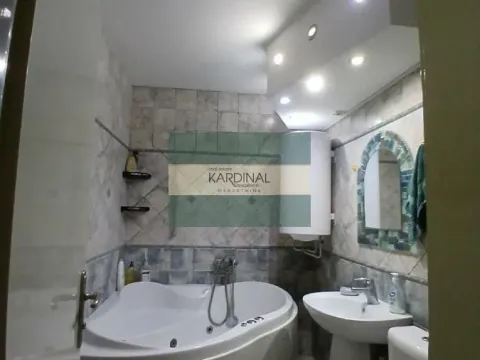 Izdavanje, trosoban stan, 78m², Centar, Jagodina - image 28
