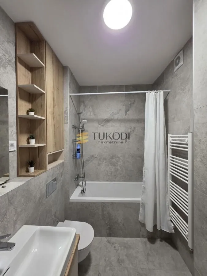 Izdavanje, trosoban stan, 65m², Novi Beograd Sve Podlokacije, Beograd