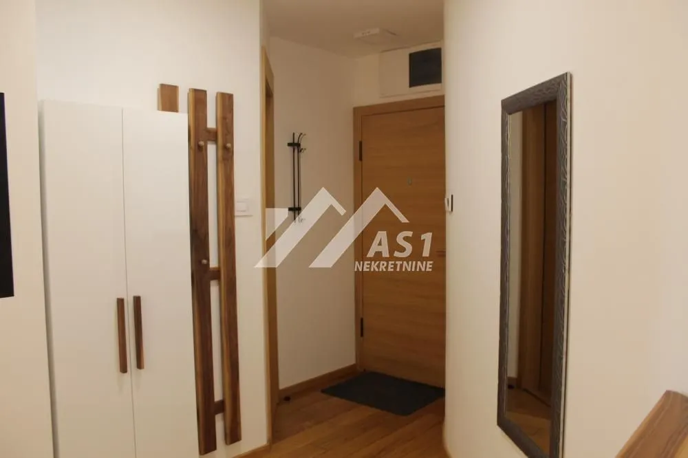 Izdavanje, stan, 27m², Grbavica, Novi Sad Sve Podlokacije