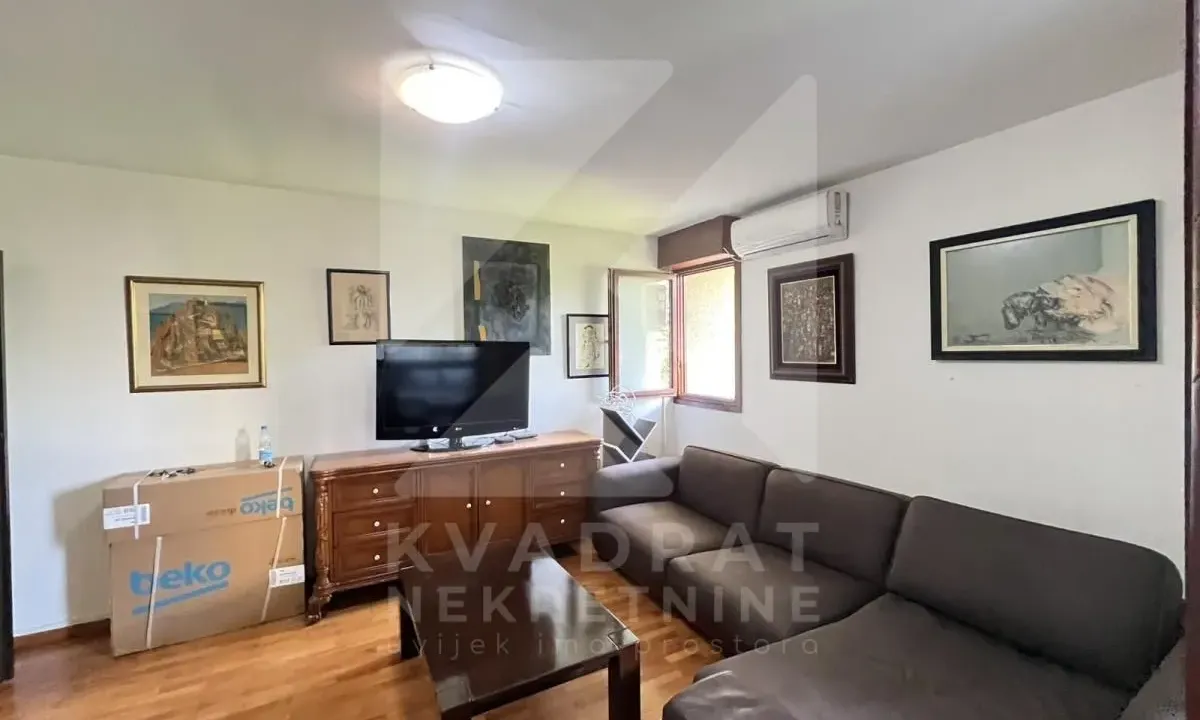 Izdavanje, jednosoban stan, 60m², Blok 5, Podgorica