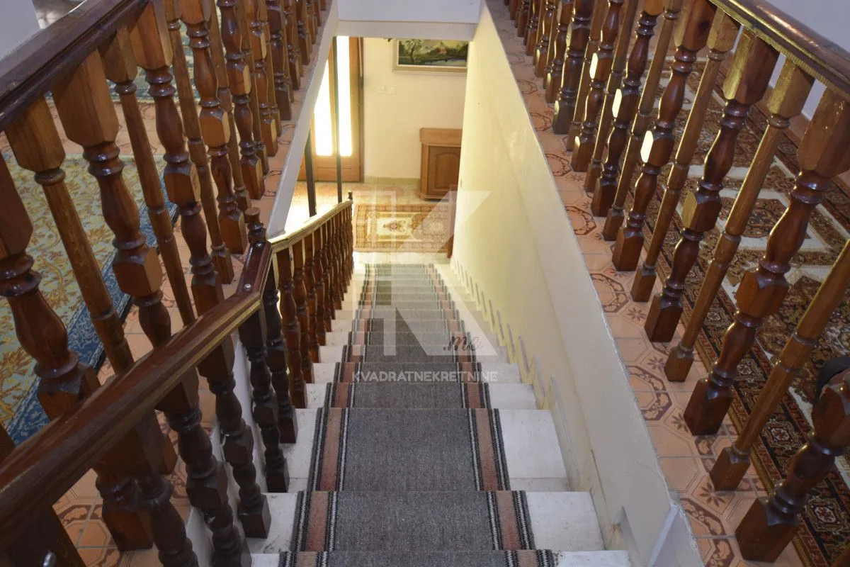 Sale, house, 240m², Dahna, Podgorica