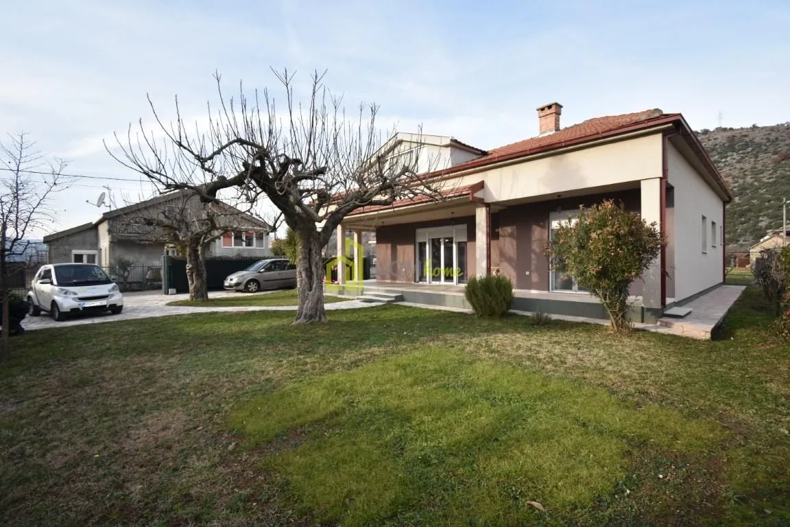 Sale, house, 191m², Tološi, Podgorica