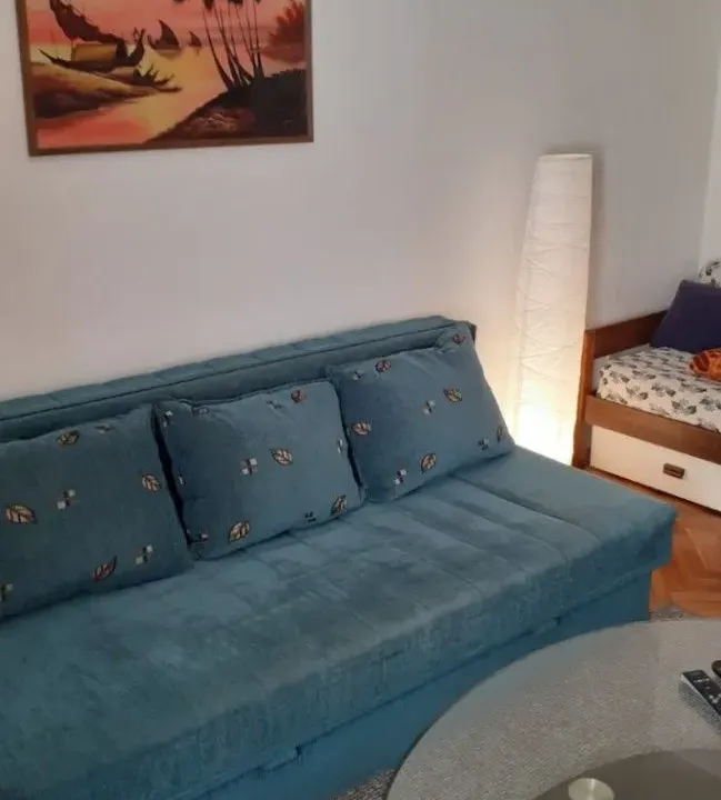 Izdavanje, dvosoban stan, 40m², Golubovina, Budva