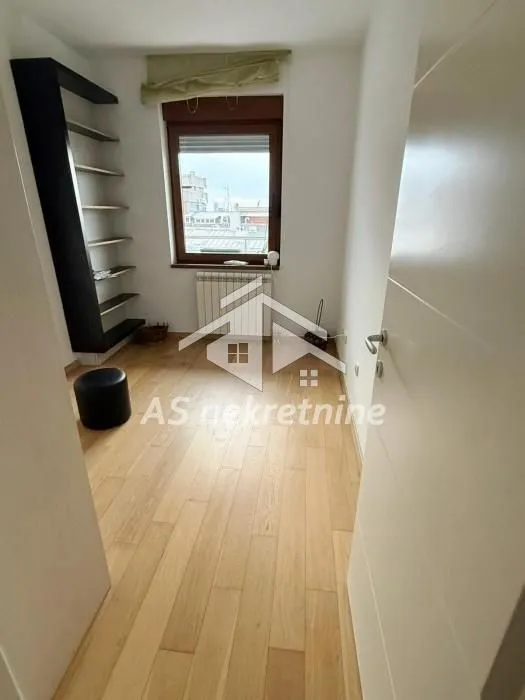 Rent, three bedroom apartment, 73m², Crveni Krst, Beograd