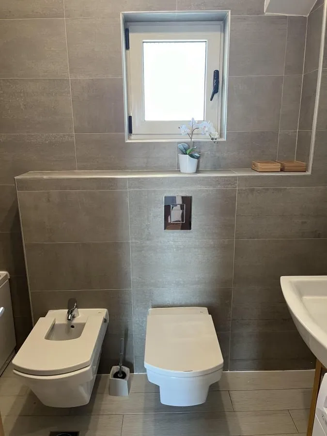 Prodaja, trosoban stan, 99m², Kalimanj, Tivat