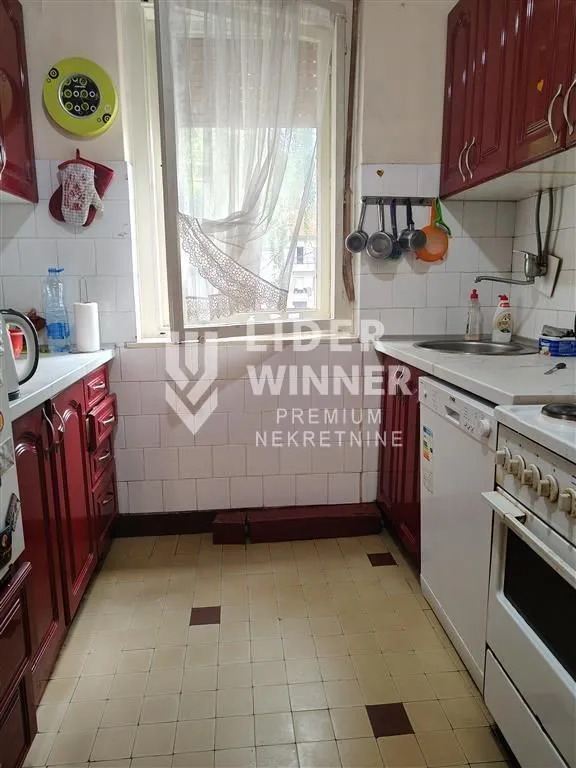Prodaja, trosoban stan, 76m², Brace Jerković, Voždovac Sve Podlokacije