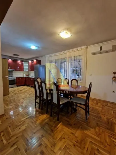 Prodaja, kuća, 350m², Sremska Kamenica, Petrovaradin