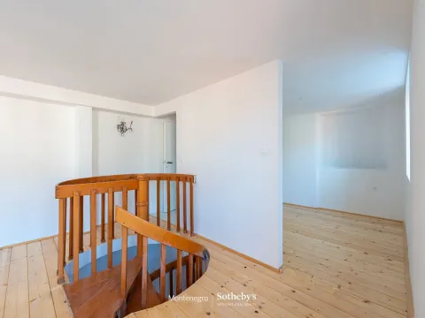 Sale, two bedroom apartment, 163m², Stari Grad Kotor, Kotor - image 7