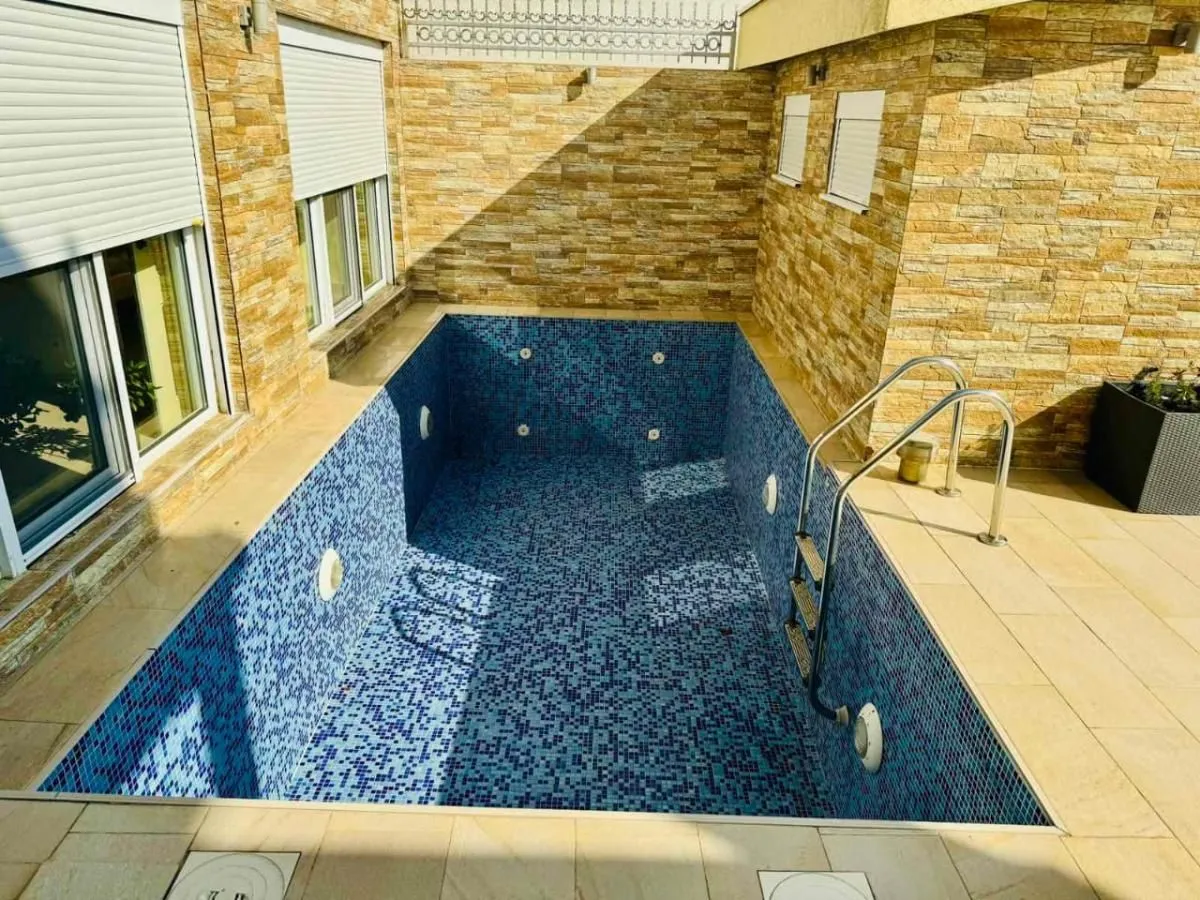 Sale, house, 290m², Bar, Crna Gora