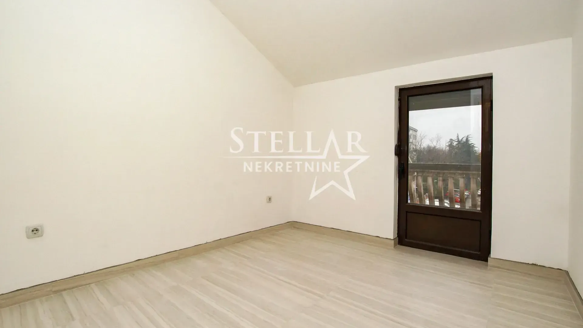 Rent, office space, 120m², Stari Aerodrom, Podgorica