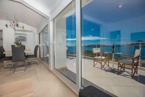 Sale, two bedroom apartment, 69m², Centar, Budva - image 2