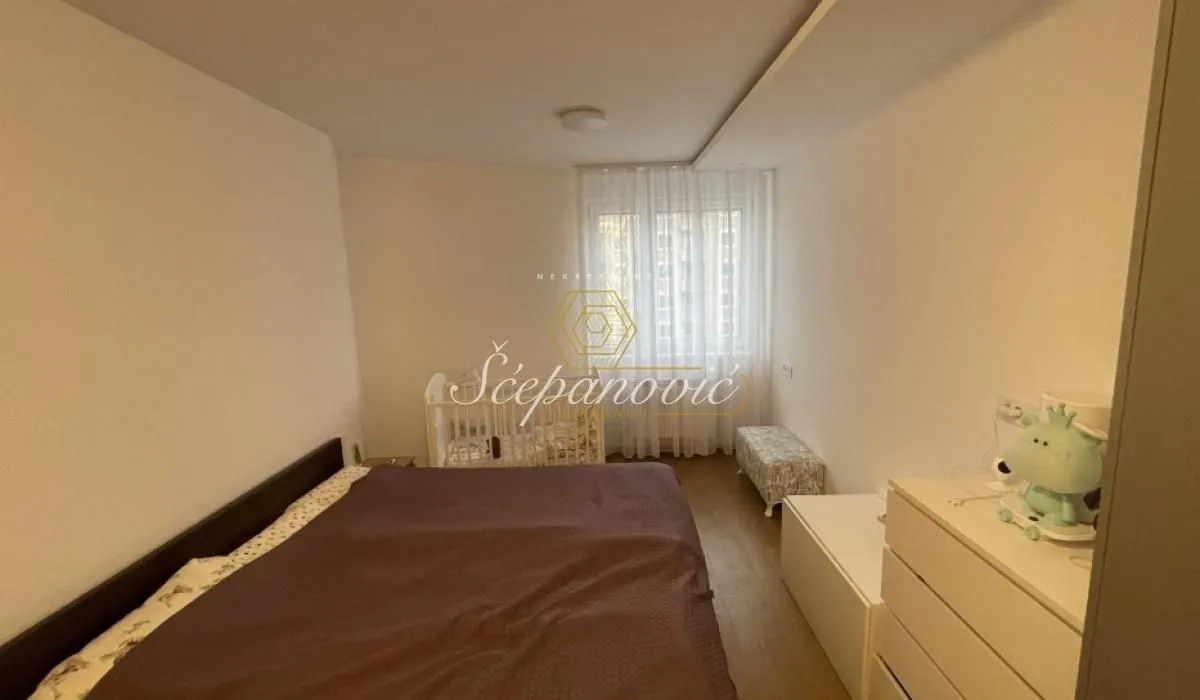 Prodaja, četvorosoban stan, 111m², Bulevar Evrope, Novi Sad Sve Podlokacije