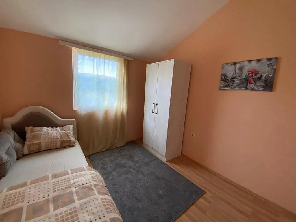 Rent, four bedroom apartment, 175m², Gornja Gorica, Podgorica