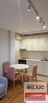 Izdavanje, garsonjera, 28m², Novi Sad, Srbija - image 3