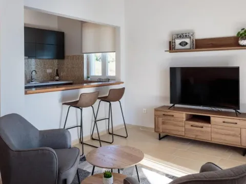 Izdavanje, dvosoban stan, 110m², Tivat, Crna Gora - image 5