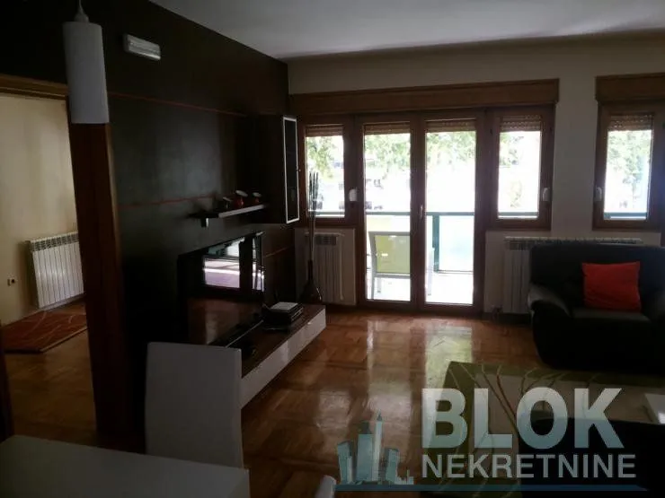 Rent, four bedroom apartment, 150m², Podgorica, Crna Gora