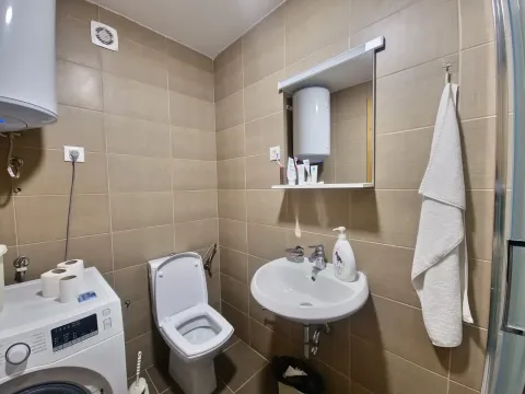 Rent, one bedroom apartment, 45m², Budva, Crna Gora - image 9