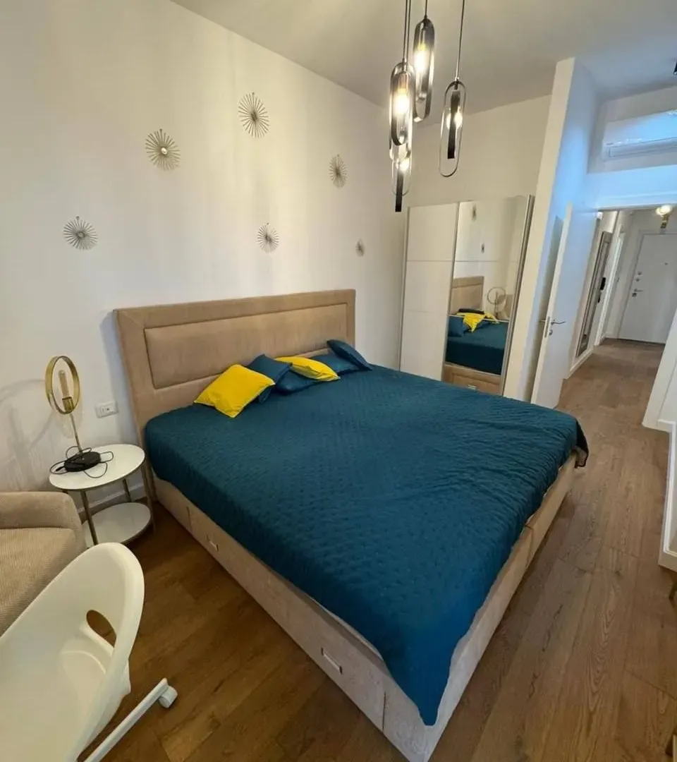 Prodaja, jednosoban stan, 65m², Centar, Bar