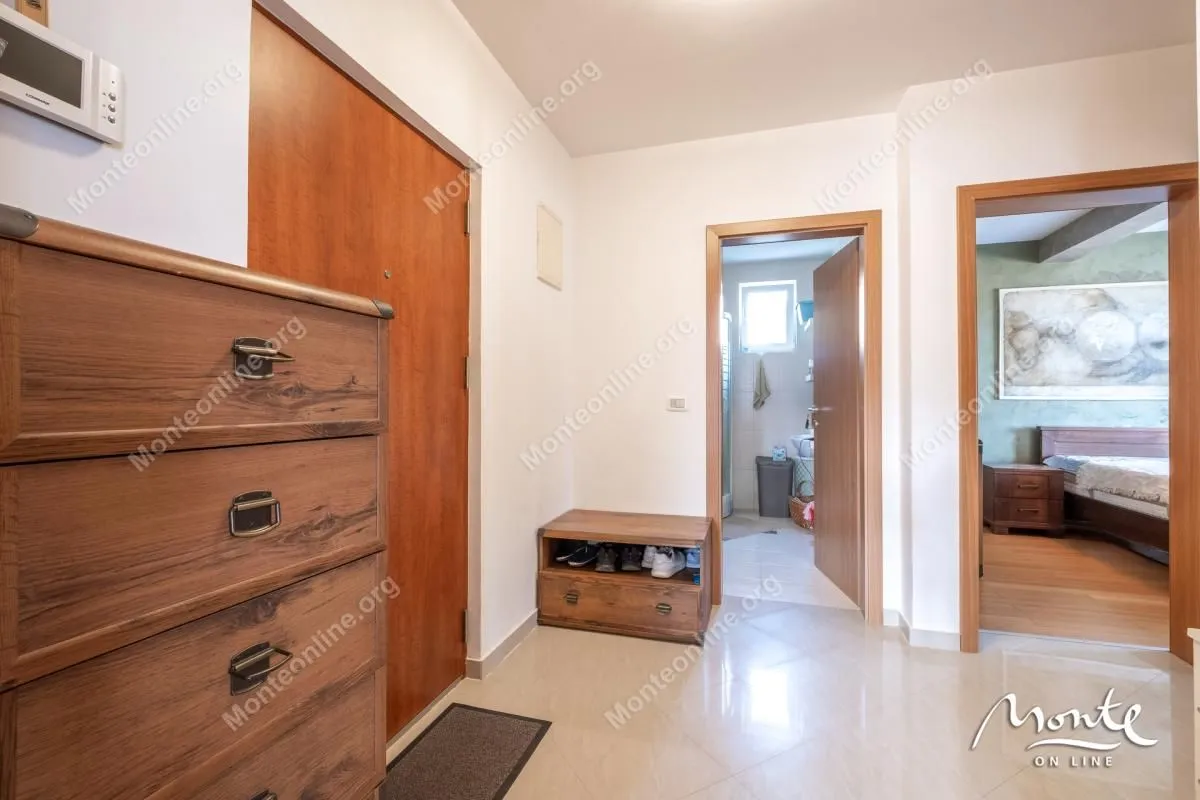 Sale, two bedroom apartment, 76m², Lazi, Budva