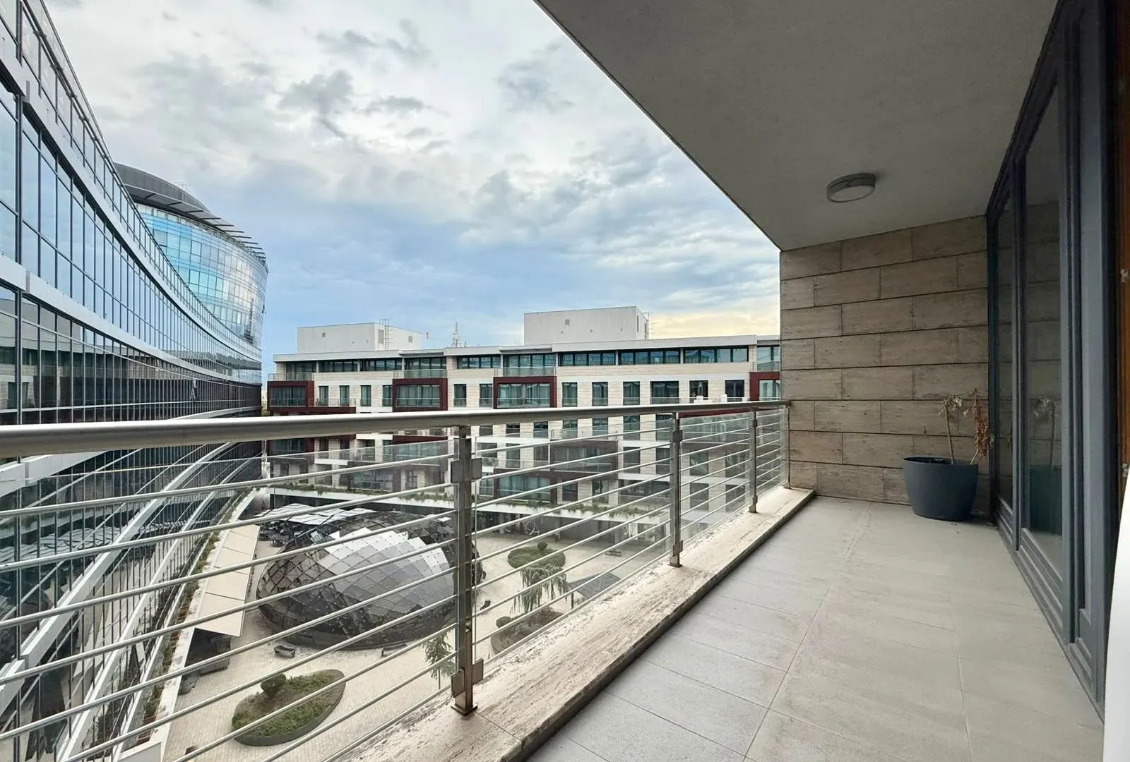 Rent, two bedroom apartment, 126m², Kod Capital Plaze, Podgorica