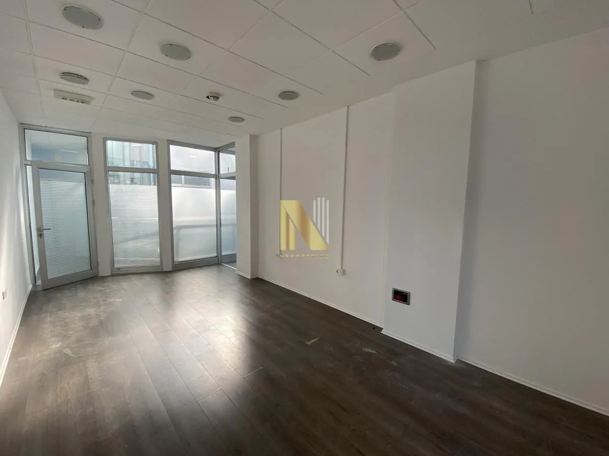 Rent, office space, 362m², Bulevar Oslobodjenja, Novi Sad Sve Podlokacije