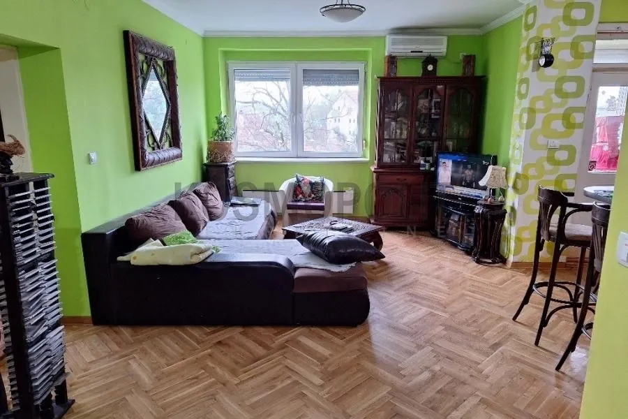 Prodaja, trosoban stan, 83m², Centar, Pančevo
