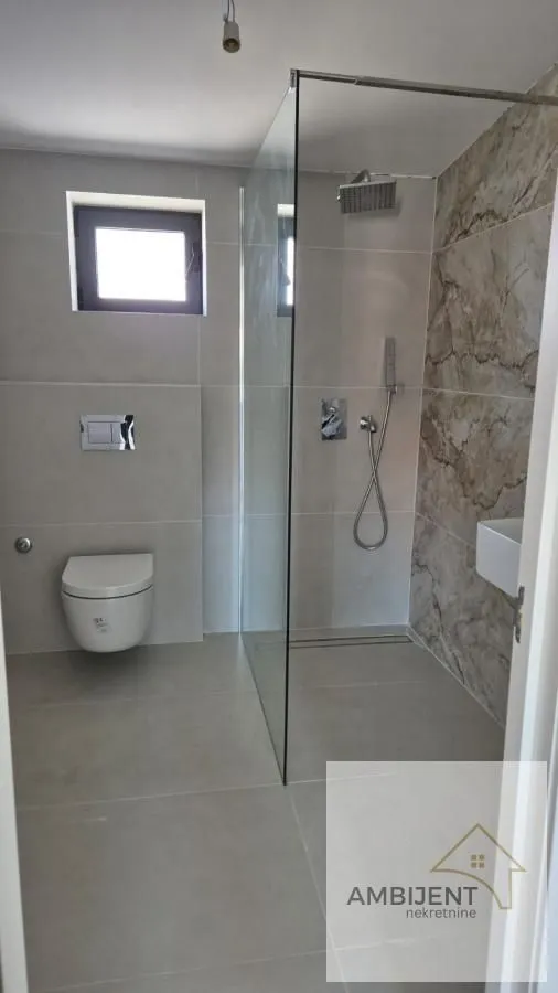 Sale, house, 233m², Čukarica, Beograd