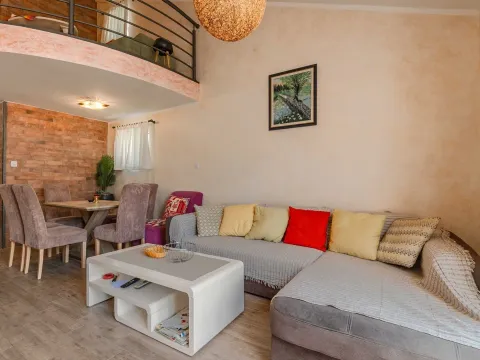 Sale, two bedroom apartment, 73m², Gospoština, Budva - image 2