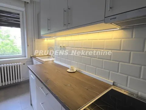 Rent, two bedroom apartment, 72m², Savski Venac, Beograd - image 12